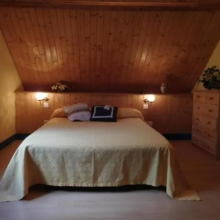 Semesterbostad House Chenillet Saint-Caprais (Allier)