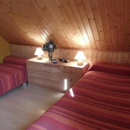House Chenillet Semesterbostad Saint-Caprais (Allier)